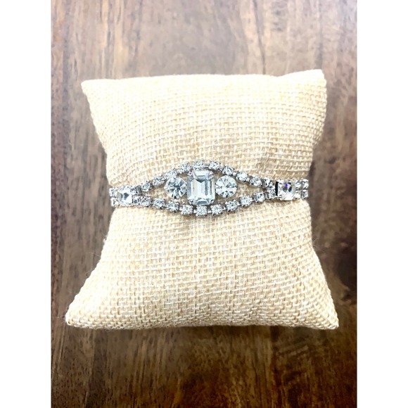 Vintage Signed Kramer Rhinestone Tennis Bracelet EUC - Picture 4 of 10